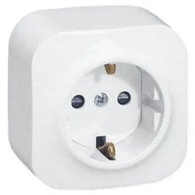 LEGRAND FORIX 2P+F FÖLDELT DUGALJ IP20 FEHÉR 16A 250V FALON KÍVÜLI