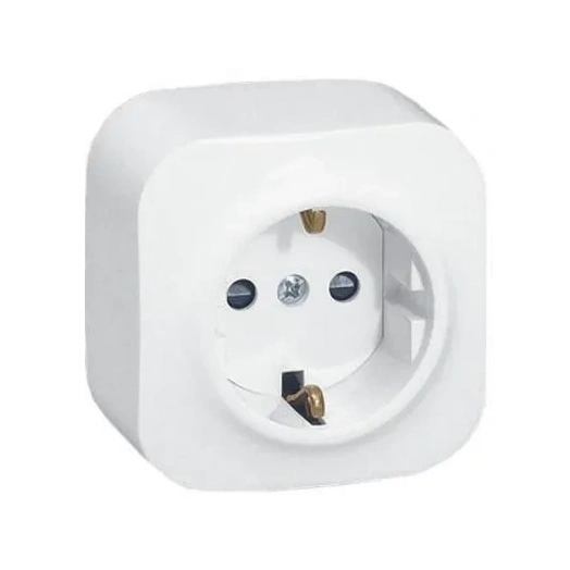 LEGRAND FORIX 2P+F FÖLDELT DUGALJ IP20 FEHÉR 16A 250V FALON KÍVÜLI