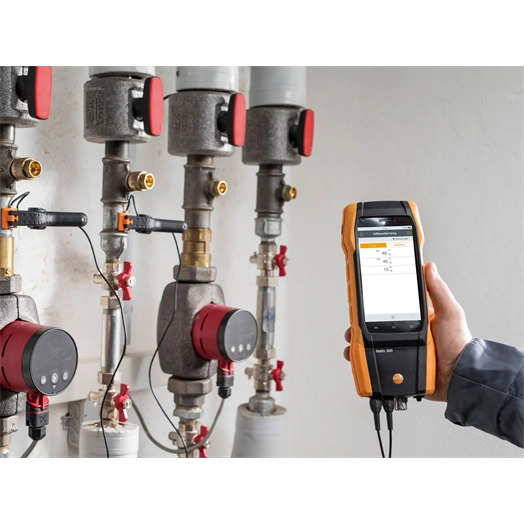 TESTO 300 SZETT 1 FÜSTGÁZELEMZŐ (O2, CO 4.000 PPM-IG) (0564 3002 70)