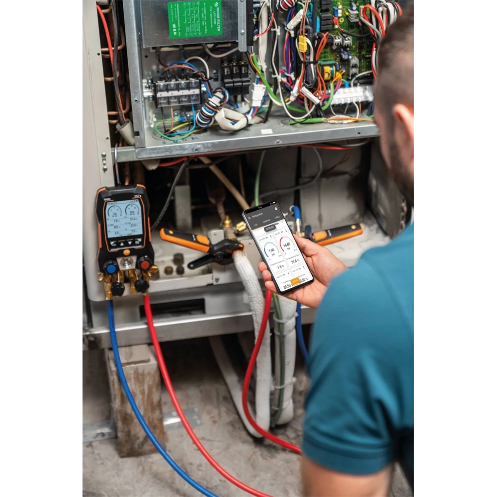 TESTO 557S DIGITÁLIS SZERVIZCSAPTELEP VEZETÉK NÉLKÜLI HŐMÉRSÉKLET TÖMLŐVEL ÉS VÁKUUMÉRZÉKELŐVEL (0564 5572)