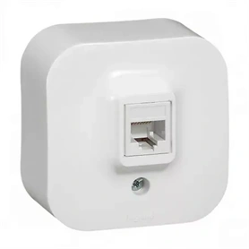 LEGRAND FORIX 1XRJ45 CAT5E UTP IP20 FEHÉR FALON KÍVÜLI INFORMATIKAI CSATLAKOZÓ 782424
